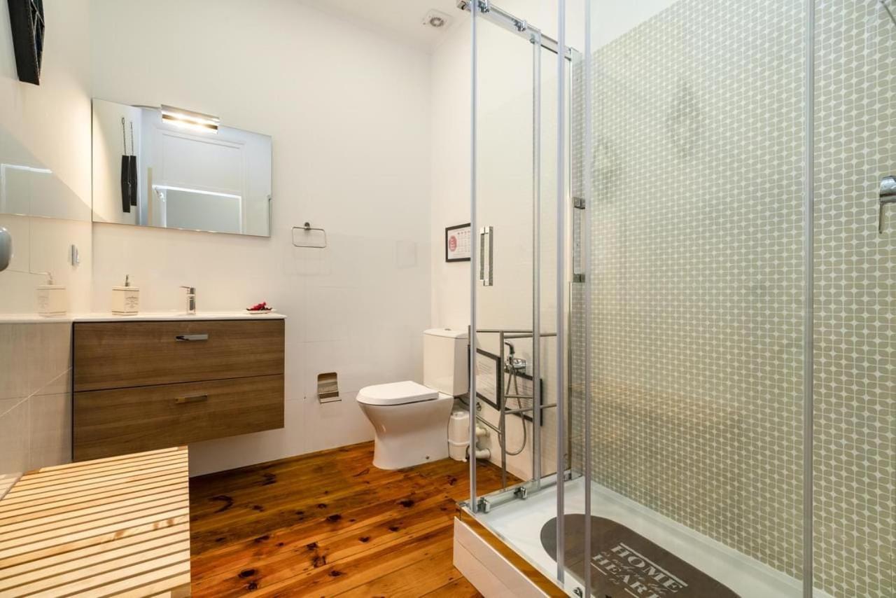 Retro M2 R4 - Lovely Double Room With Shared Bathroom Лиссабон Экстерьер фото
